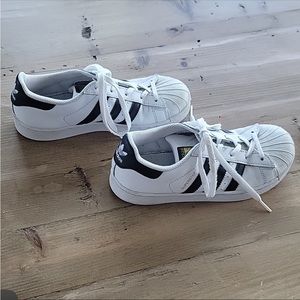 Adidas superstar youth size 3